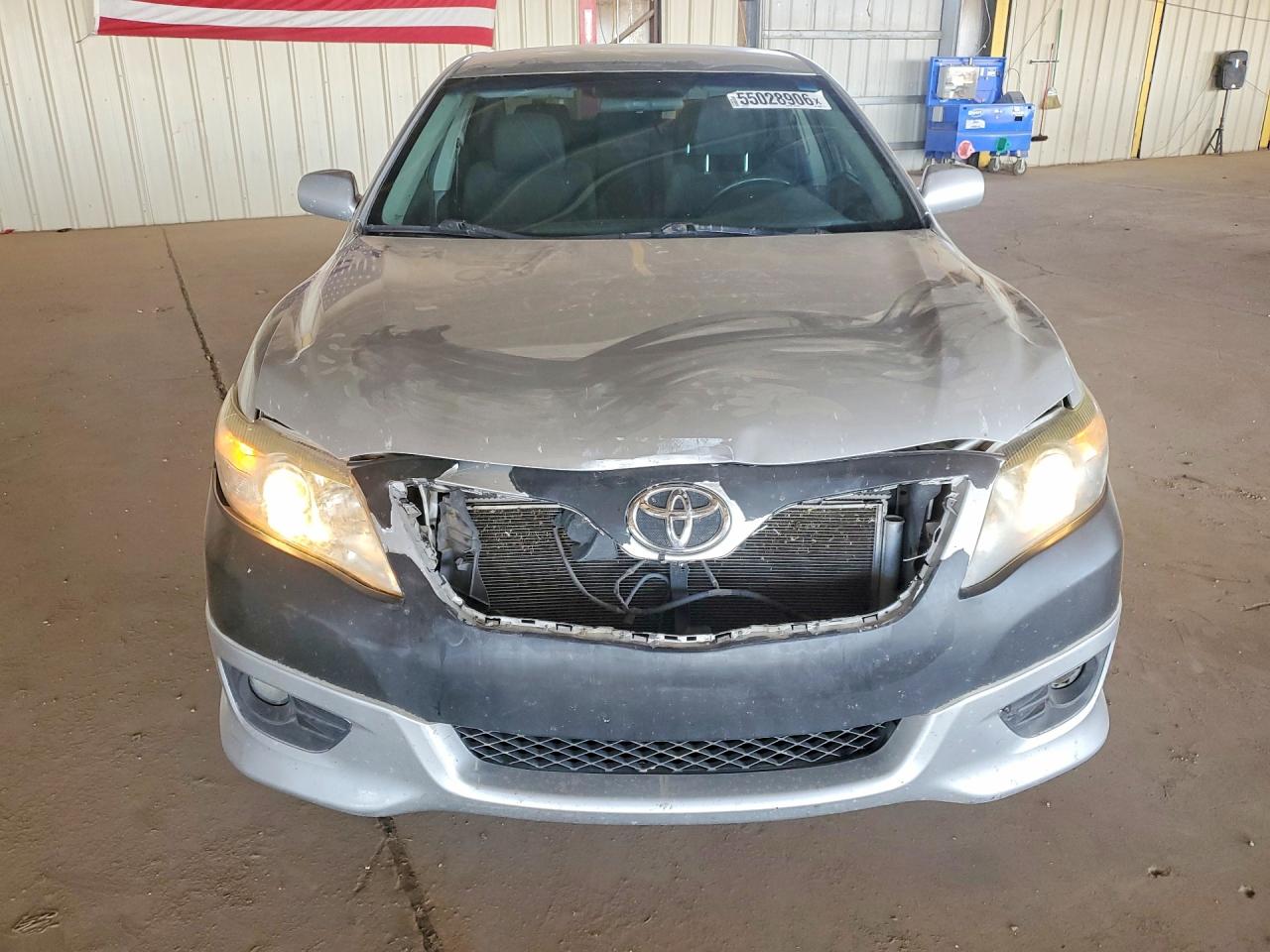 2011 TOYOTA CAMRY SE photo 5