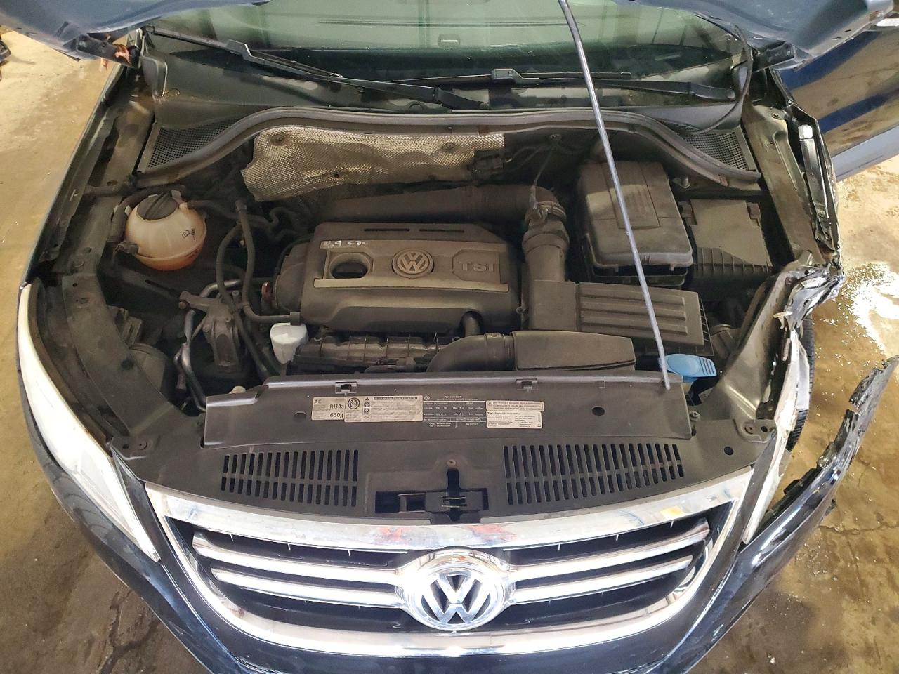 2011 VOLKSWAGEN TIGUAN S photo 23