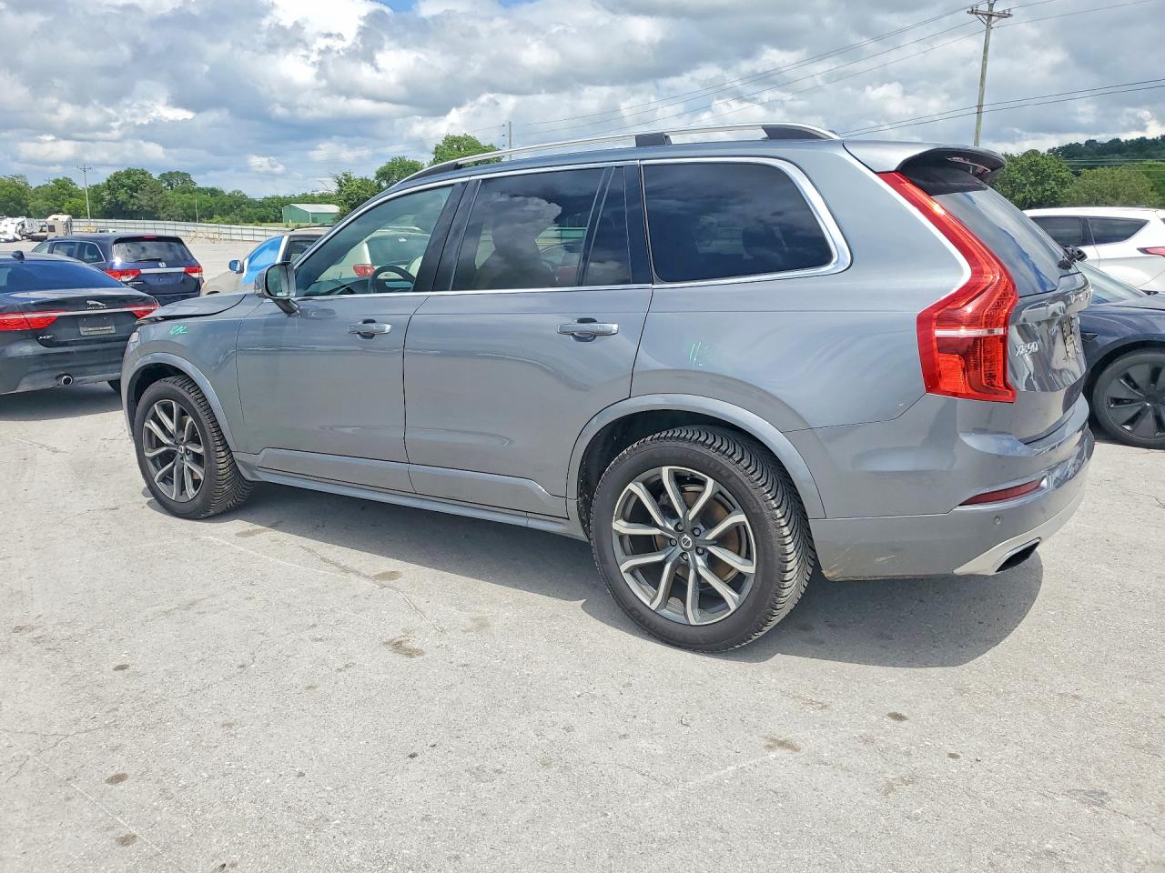 2019 VOLVO XC90 T6 MOMENTUM photo 2