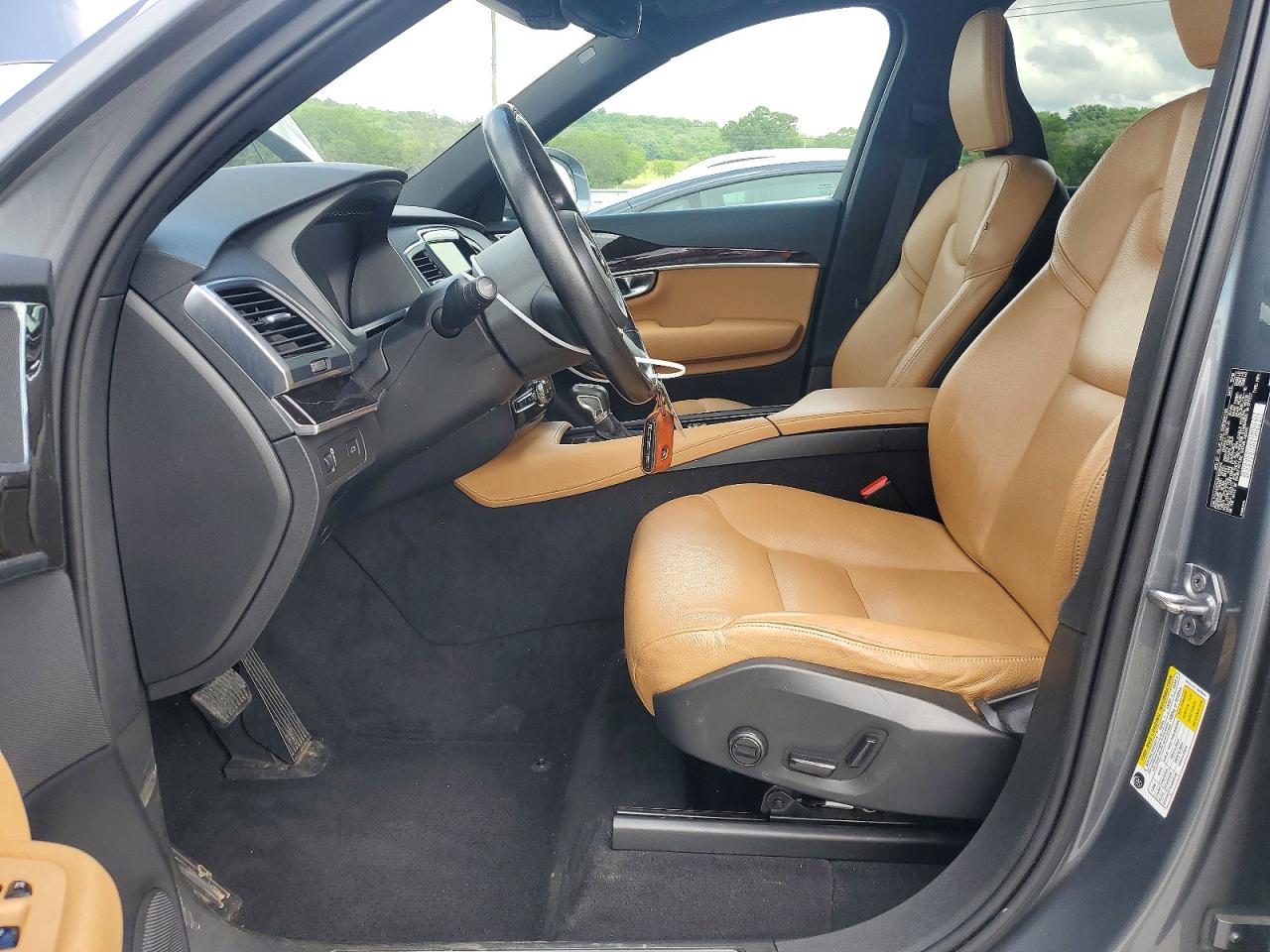 2019 VOLVO XC90 T6 MOMENTUM photo 7
