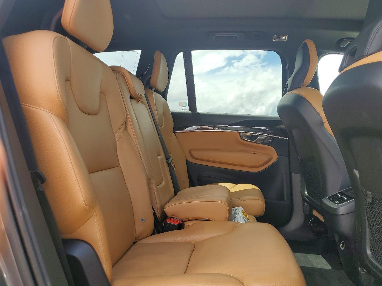 2019 VOLVO XC90 T6 MOMENTUM photo 11