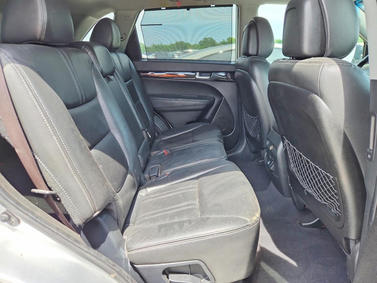 2014 KIA SORENTO SX photo 31