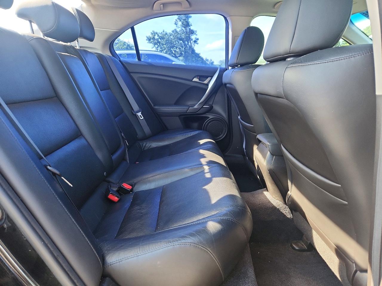 2010 ACURA TSX photo 28