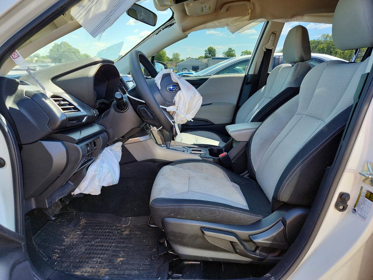 2021 SUBARU FORESTER photo 7