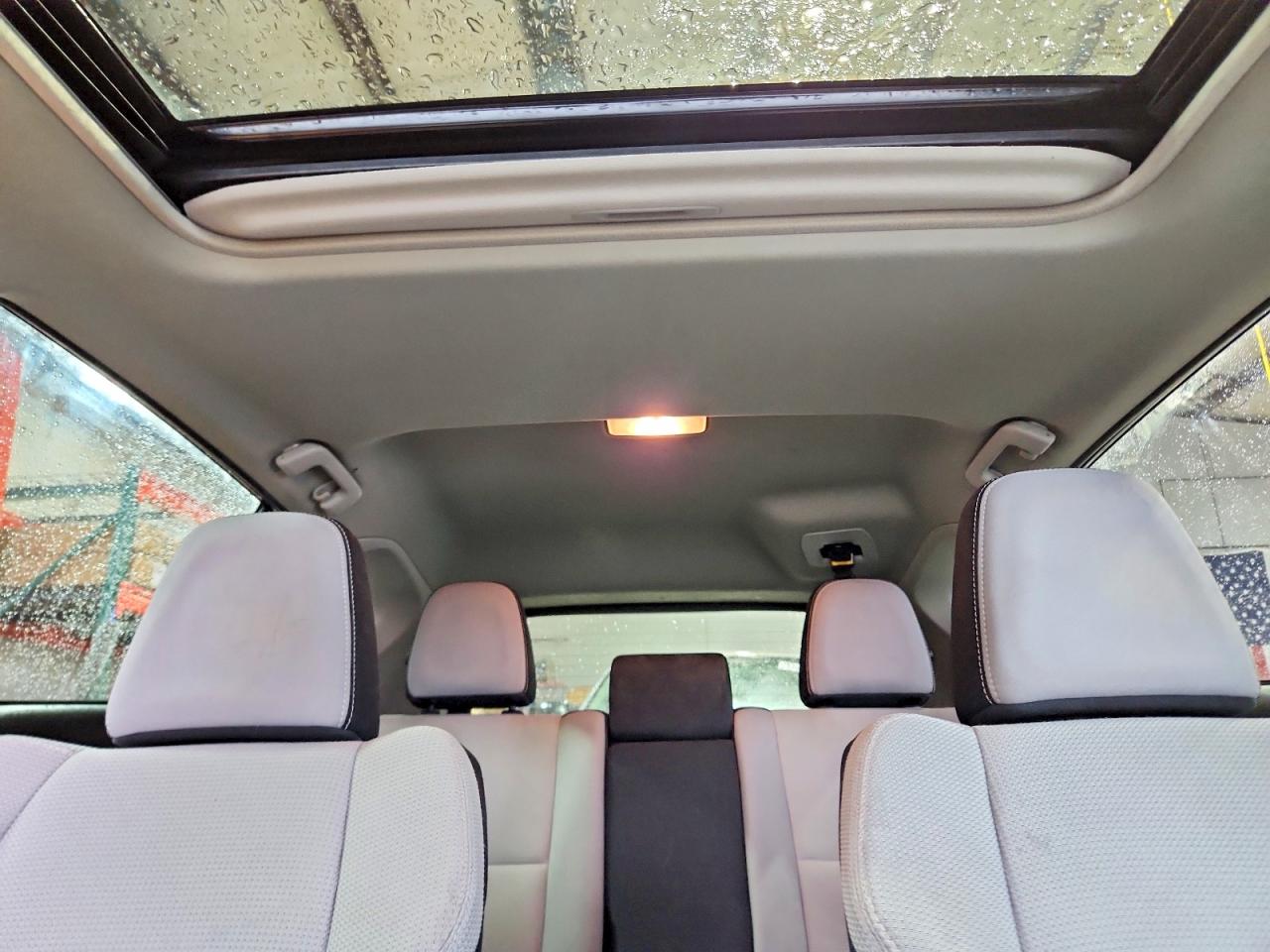 2016 TOYOTA RAV4 XLE photo 28