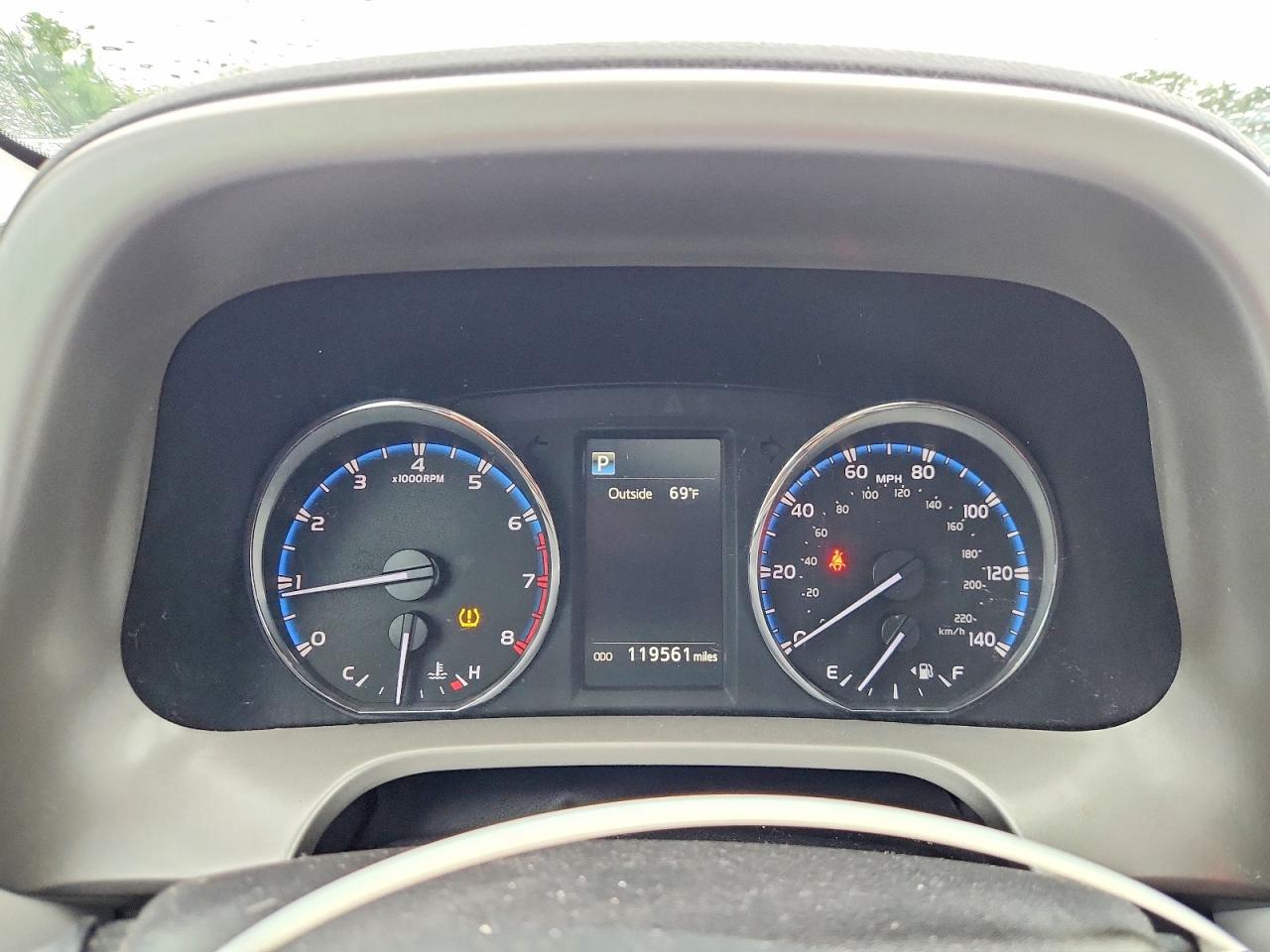 2016 TOYOTA RAV4 XLE photo 25