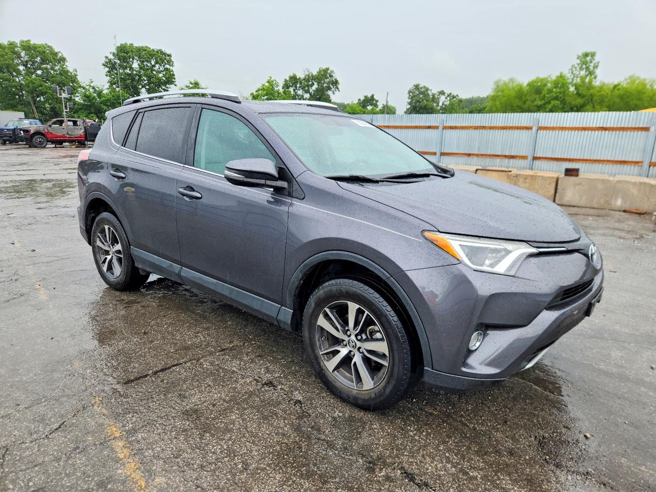 2016 TOYOTA RAV4 XLE photo 10