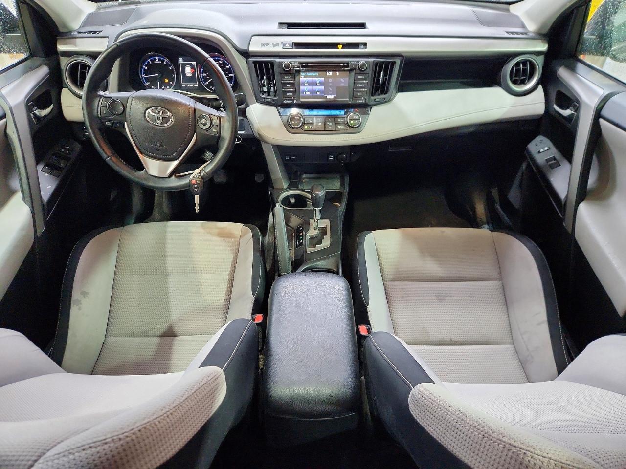 2016 TOYOTA RAV4 XLE photo 22