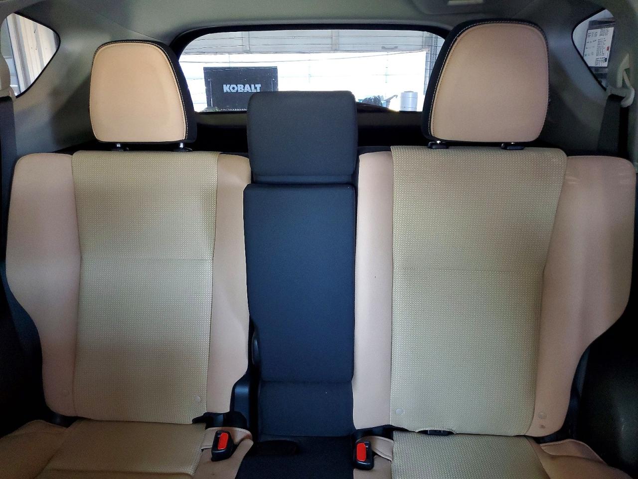 2016 TOYOTA RAV4 XLE photo 19