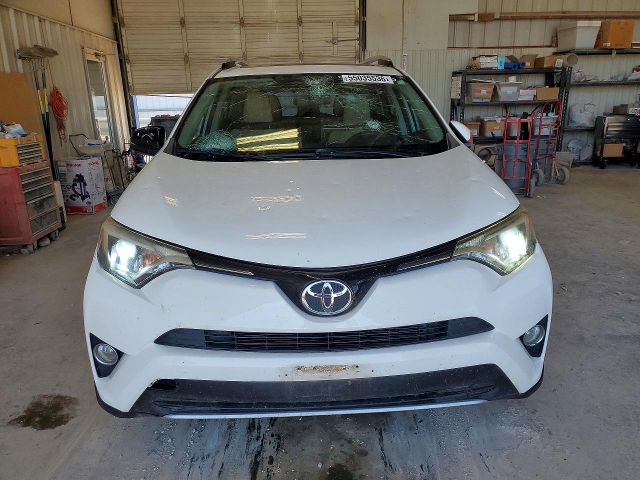 2016 TOYOTA RAV4 XLE photo 9