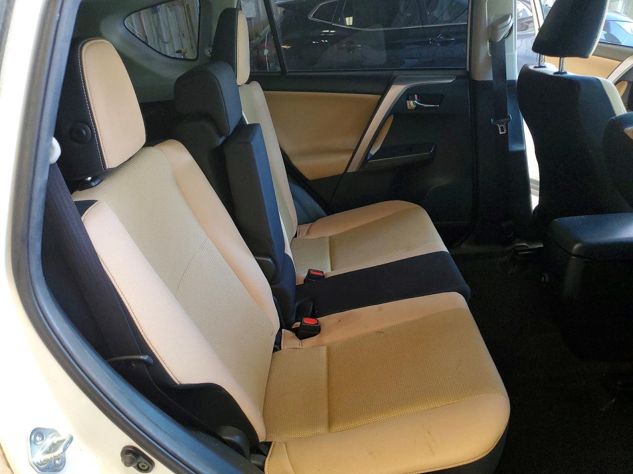 2016 TOYOTA RAV4 XLE photo 21
