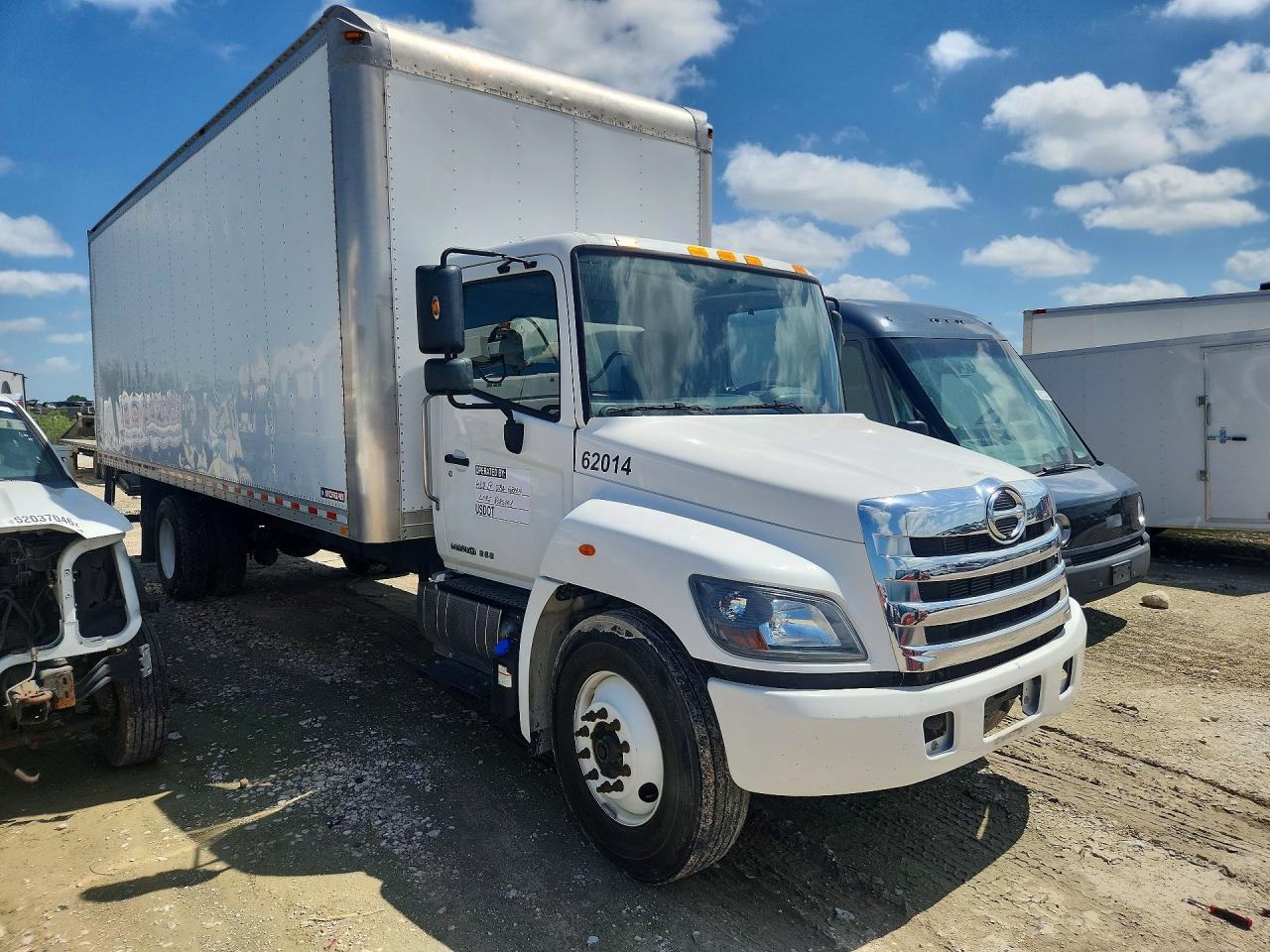 2020 HINO 258/268 BOX TRUCK photo 7