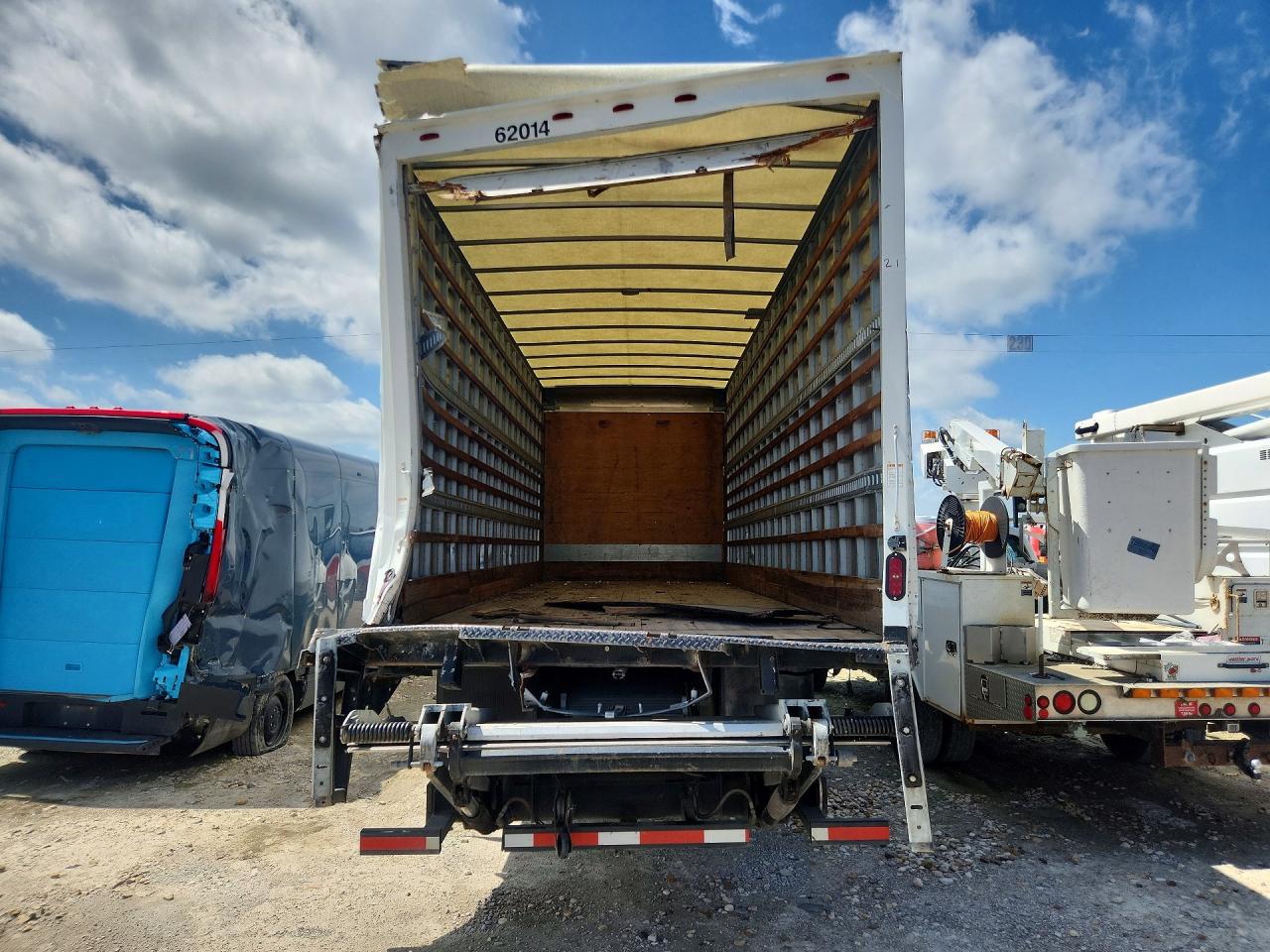 2020 HINO 258/268 BOX TRUCK photo 11