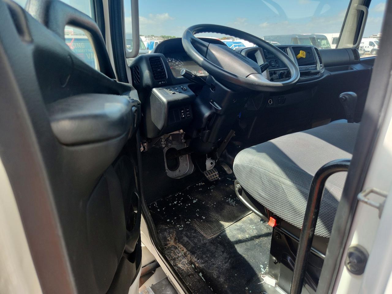 2020 HINO 258/268 BOX TRUCK photo 15