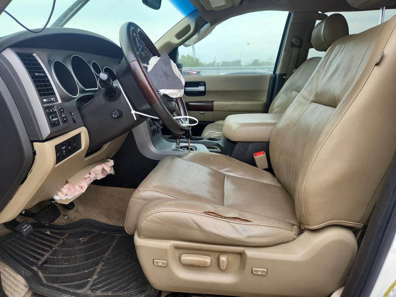 2011 TOYOTA SEQUOIA PLATINUM photo 13