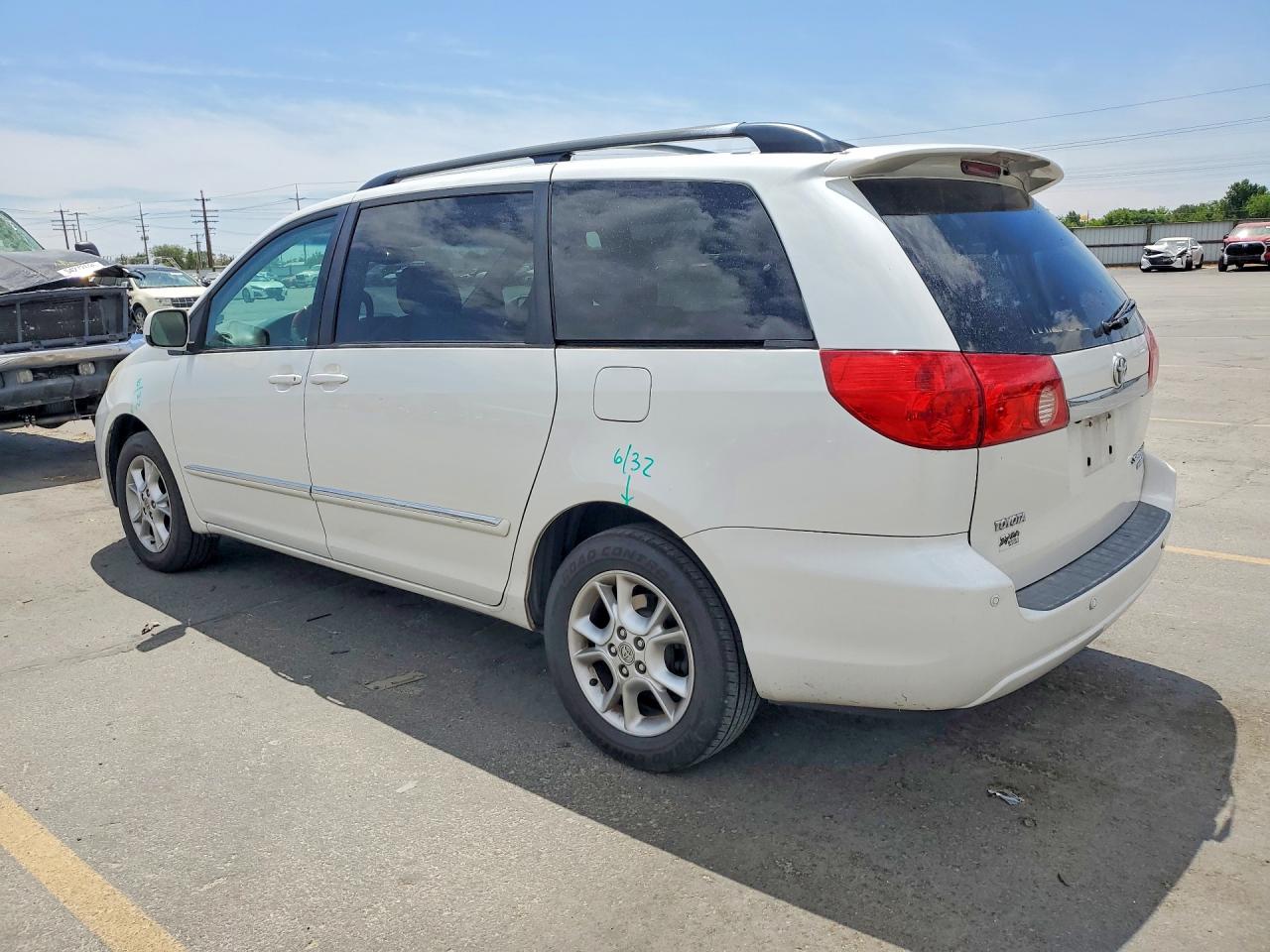 2006 TOYOTA SIENNA XLE LIMITED 7 PASSENGER photo 3