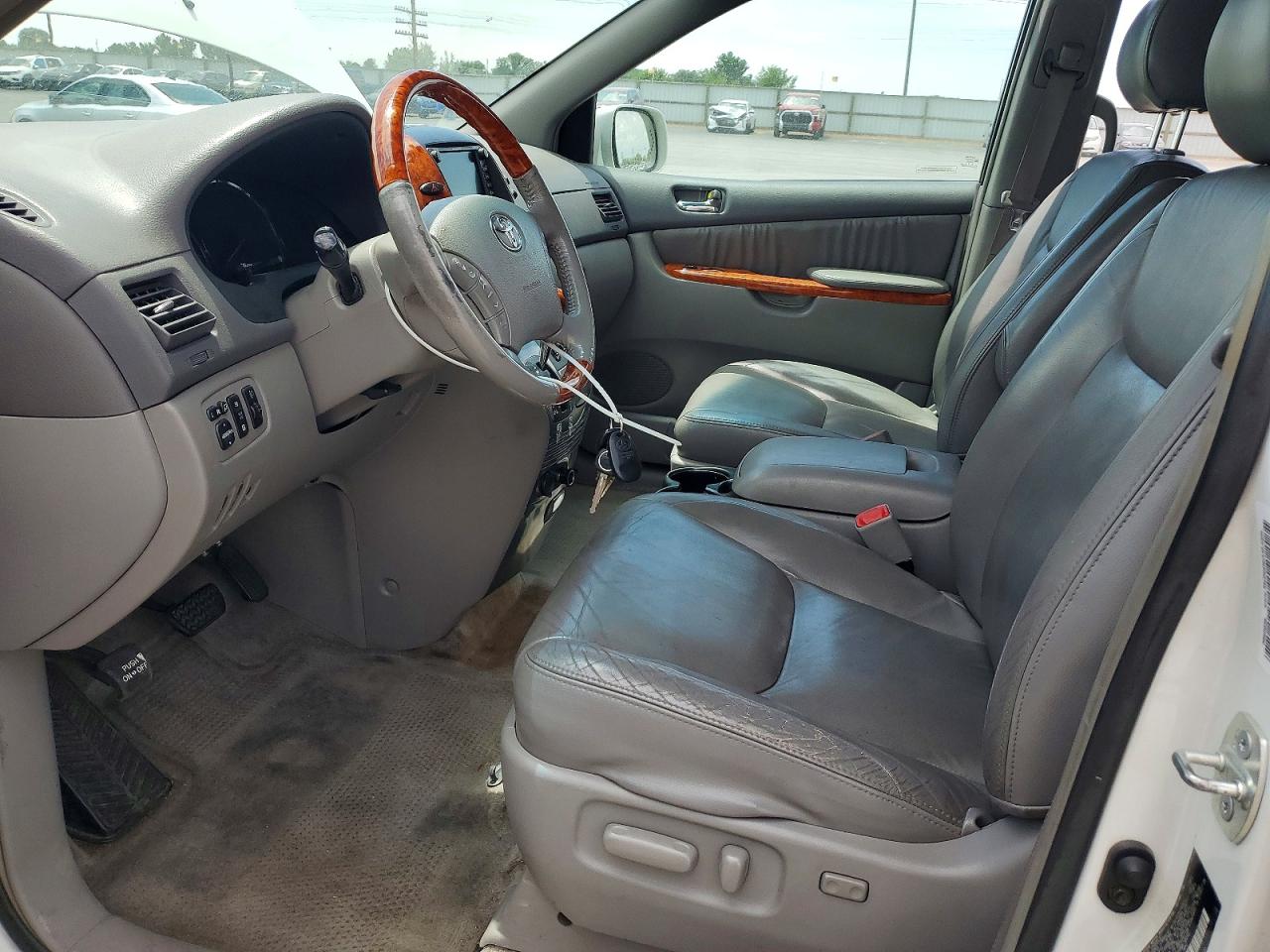2006 TOYOTA SIENNA XLE LIMITED 7 PASSENGER photo 13
