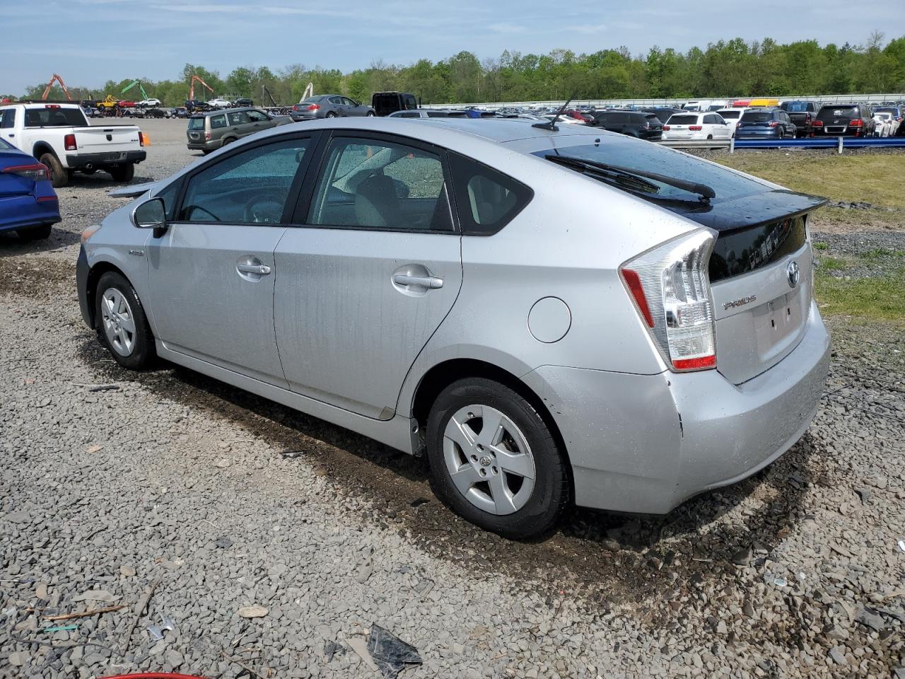 2010 TOYOTA PRIUS photo 2