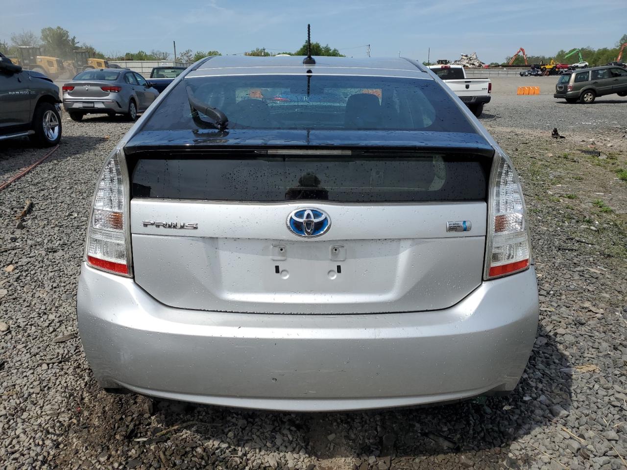 2010 TOYOTA PRIUS photo 6