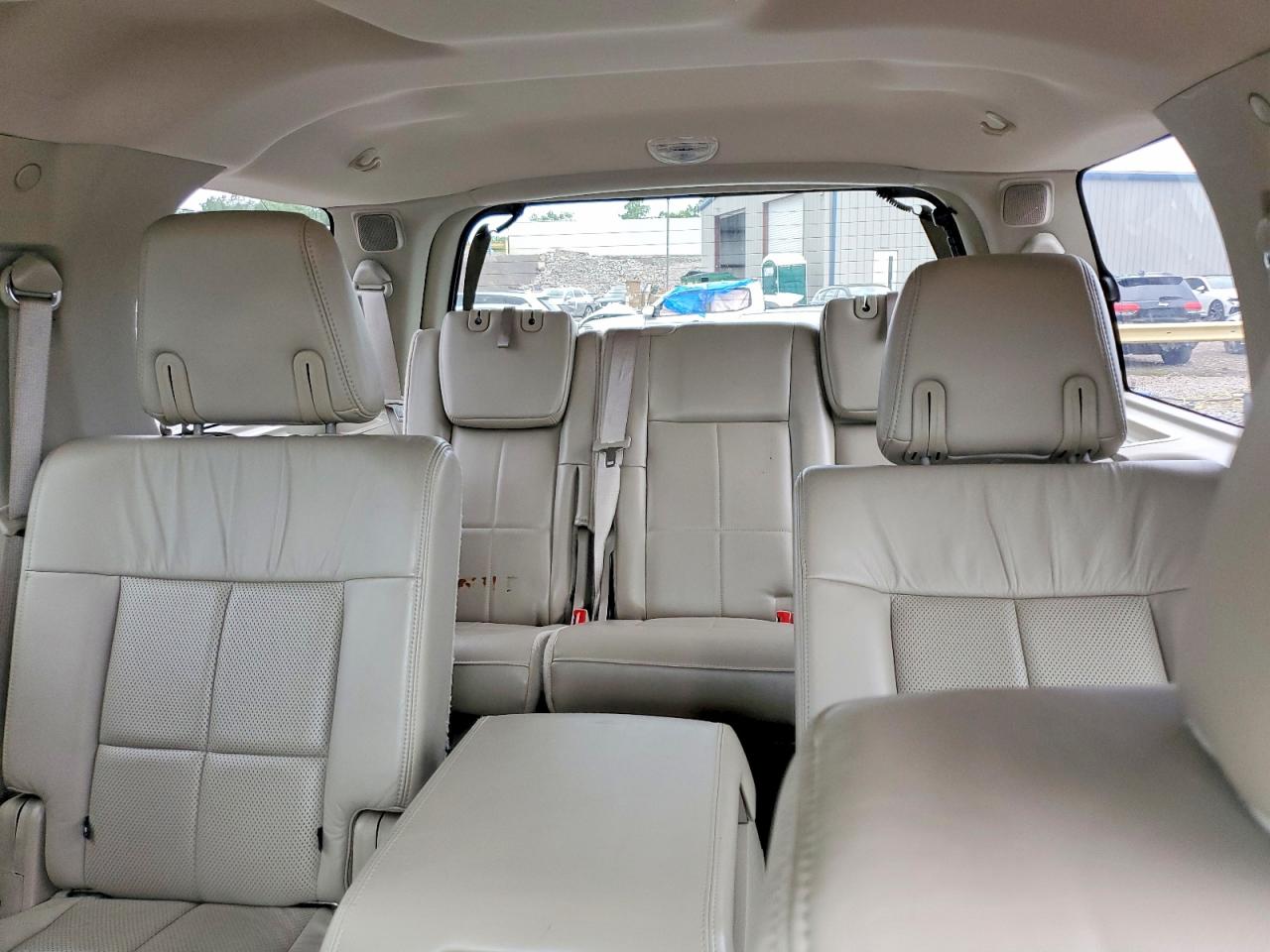 2012 LINCOLN NAVIGATOR photo 19