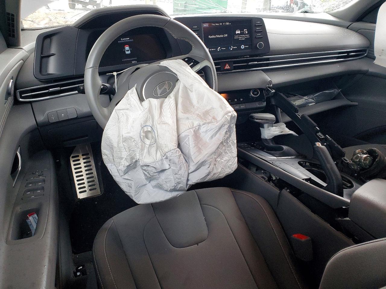 2025 HYUNDAI ELANTRA SEL SPORT photo 15