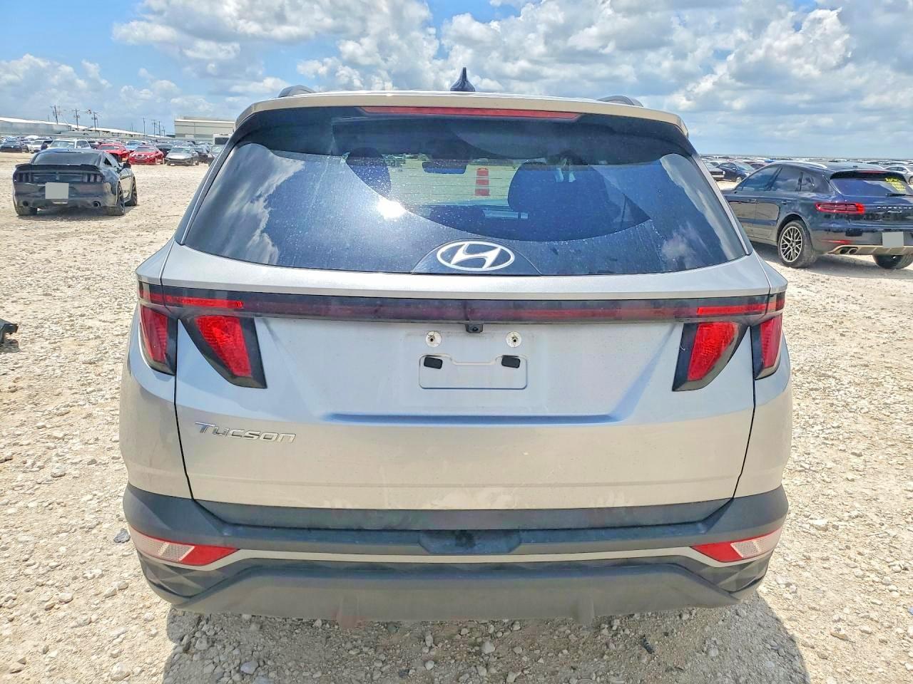 2024 HYUNDAI TUCSON SEL photo 6