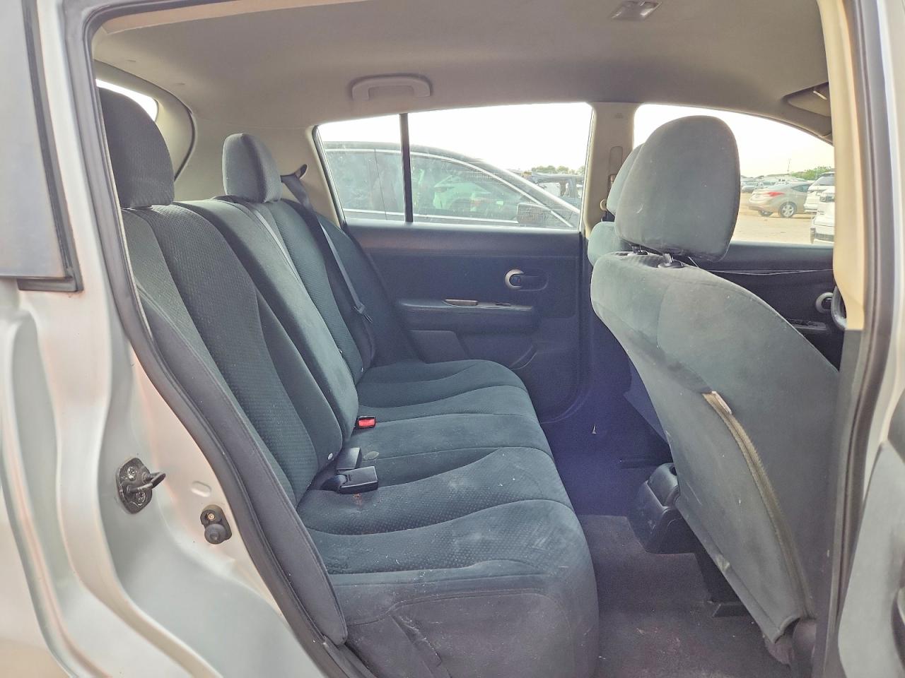 2011 NISSAN VERSA 1.8 S photo 19