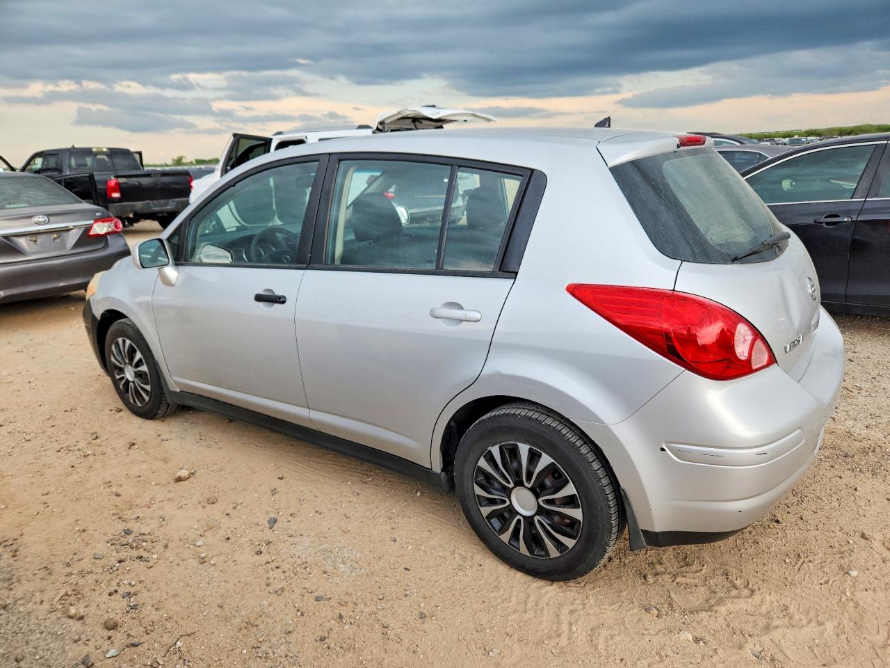 2011 NISSAN VERSA 1.8 S photo 3