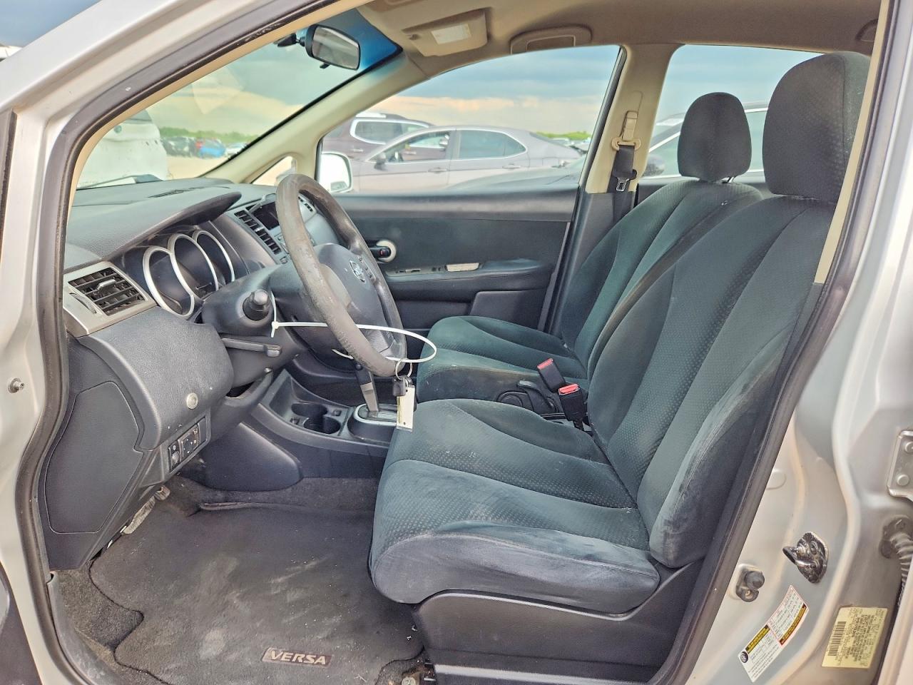 2011 NISSAN VERSA 1.8 S photo 13
