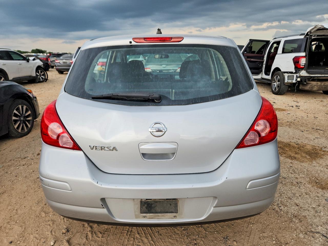 2011 NISSAN VERSA 1.8 S photo 11