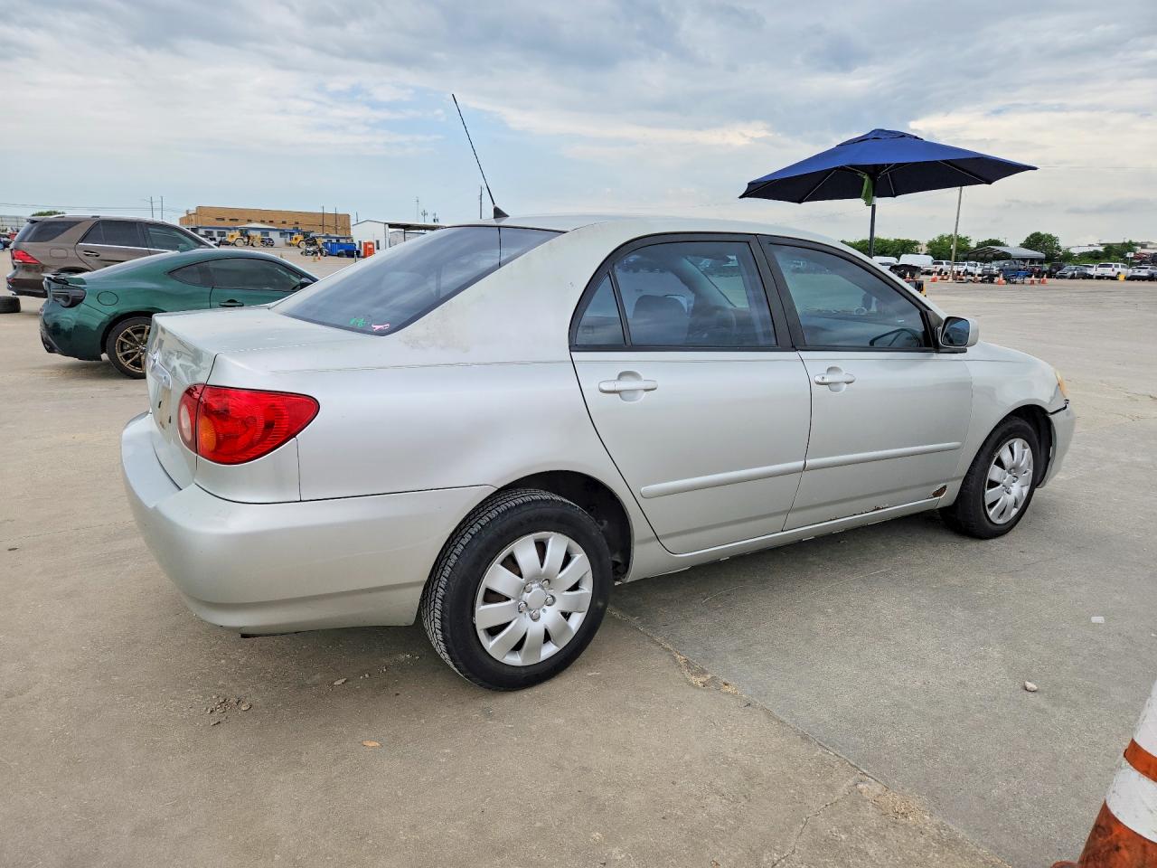 2003 TOYOTA COROLLA LE photo 3