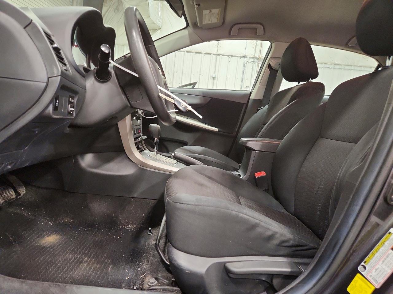 2011 TOYOTA COROLLA S photo 7