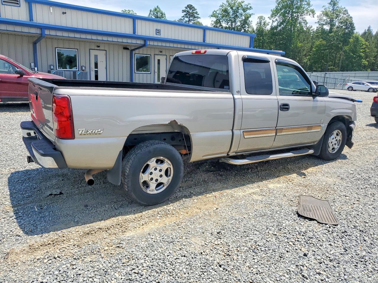 2003 CHEVROLET SILVERADO C1500 photo 5