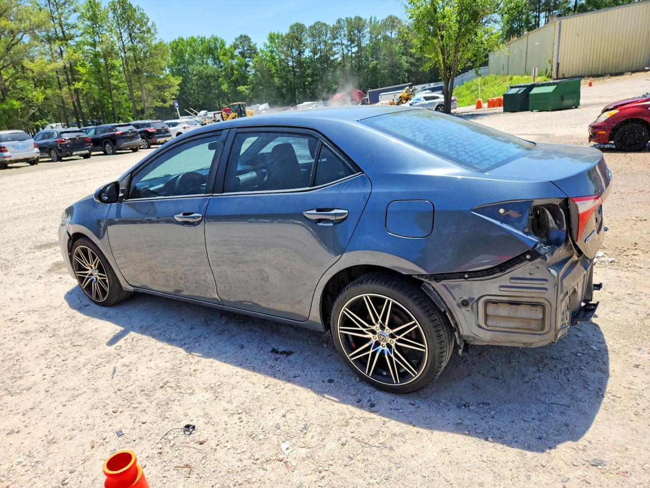 2015 TOYOTA COROLLA LE photo 3