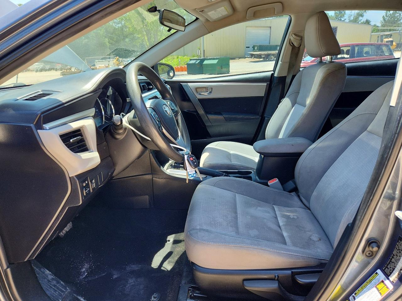 2015 TOYOTA COROLLA LE photo 13