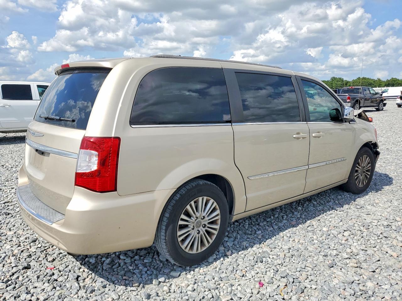 2015 CHRYSLER TOWN & COUNTRY TOURING photo 5