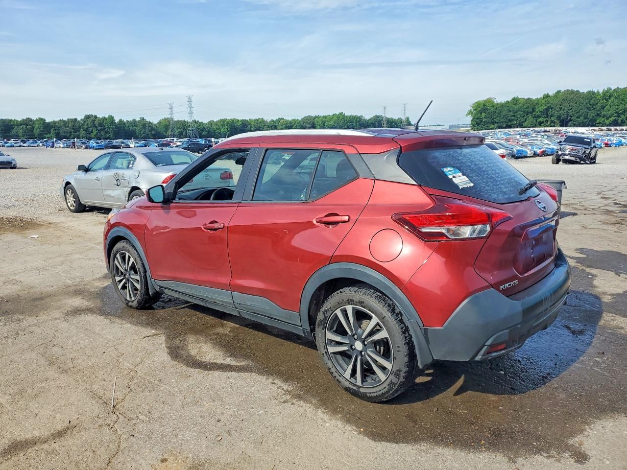 2018 NISSAN KICKS SV photo 4