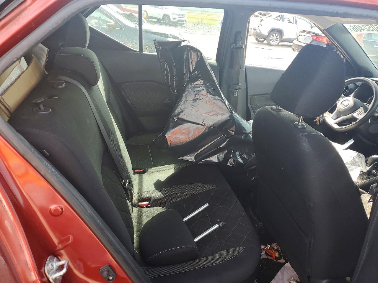 2018 NISSAN KICKS SV photo 28