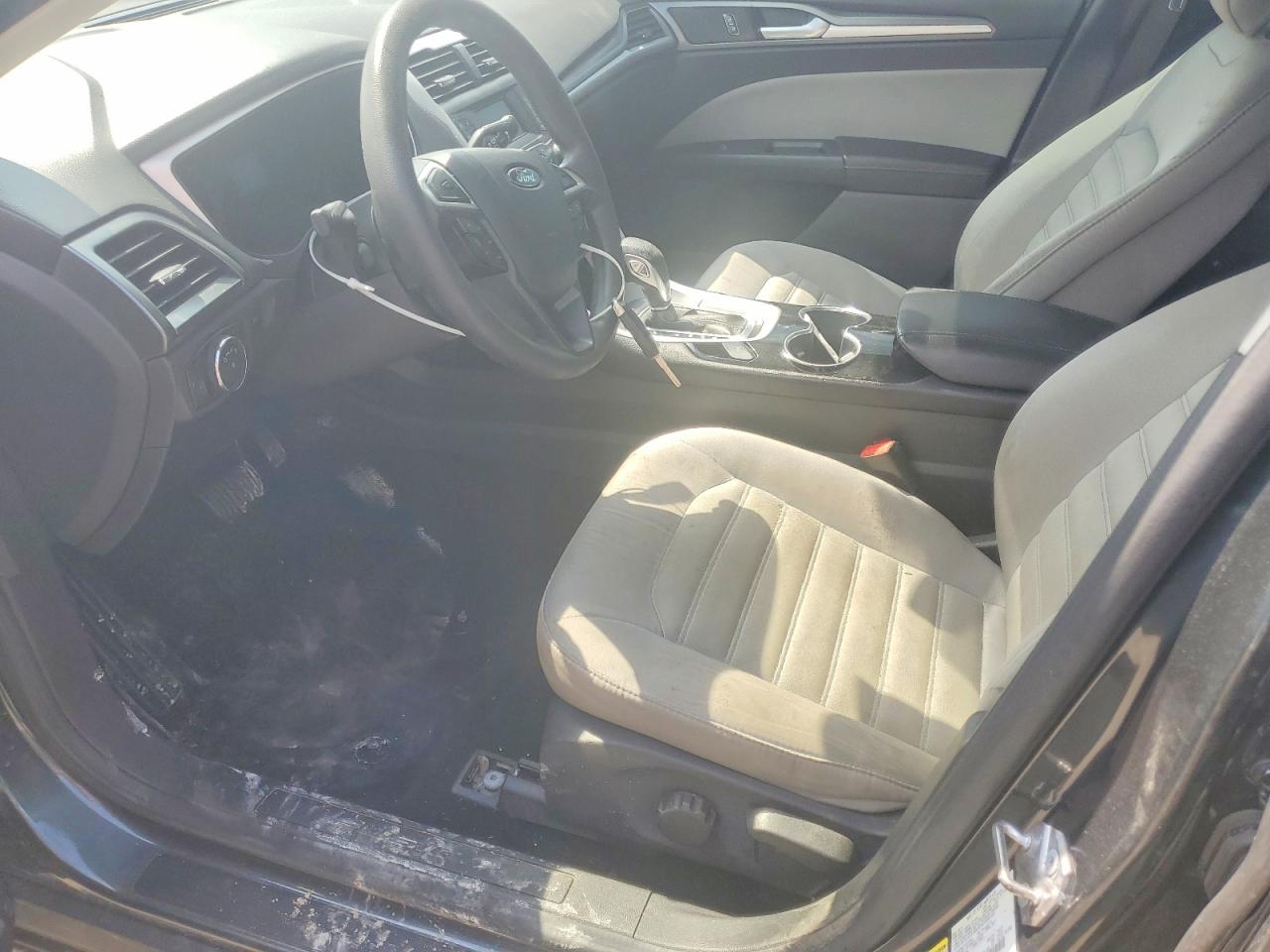 2015 FORD FUSION S photo 13