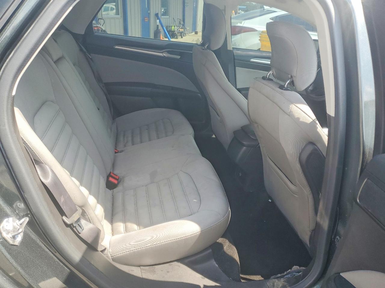 2015 FORD FUSION S photo 19