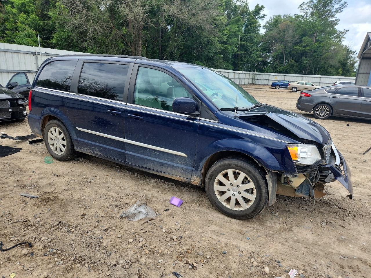 2013 CHRYSLER TOWN & COUNTRY TOURING photo 10