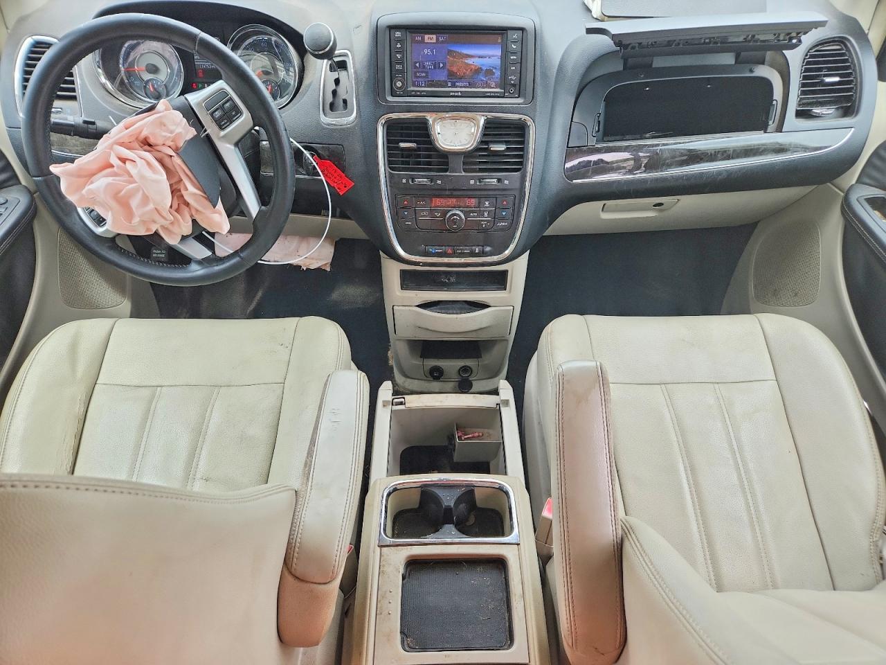 2013 CHRYSLER TOWN & COUNTRY TOURING photo 22