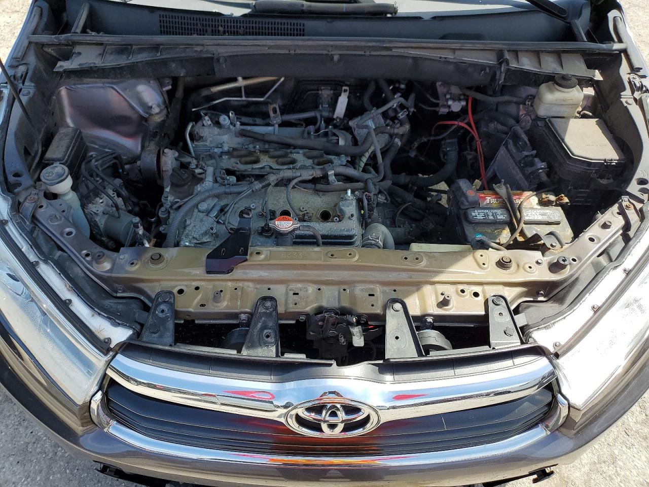 2016 TOYOTA HIGHLANDER XLE photo 23