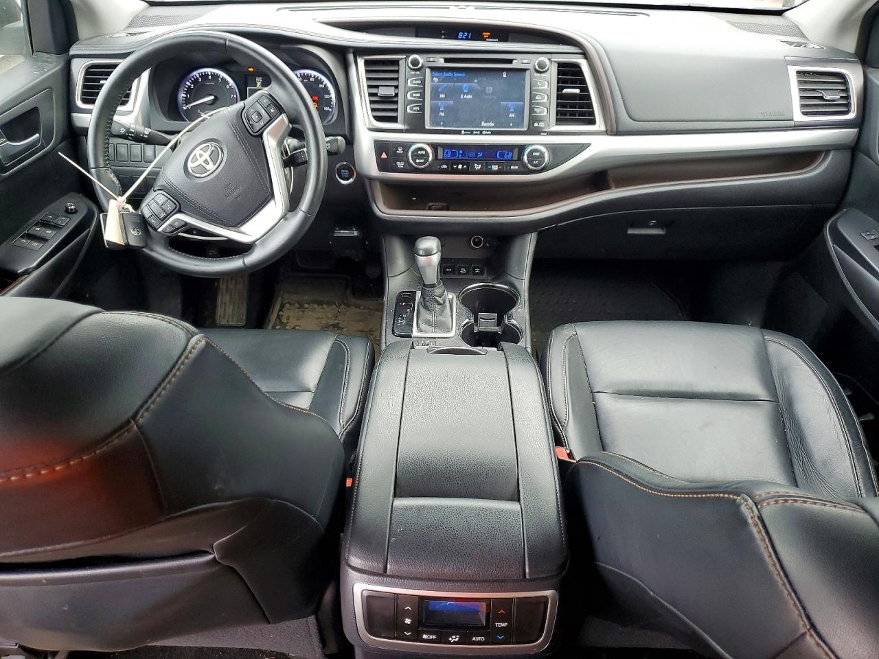 2016 TOYOTA HIGHLANDER XLE photo 15