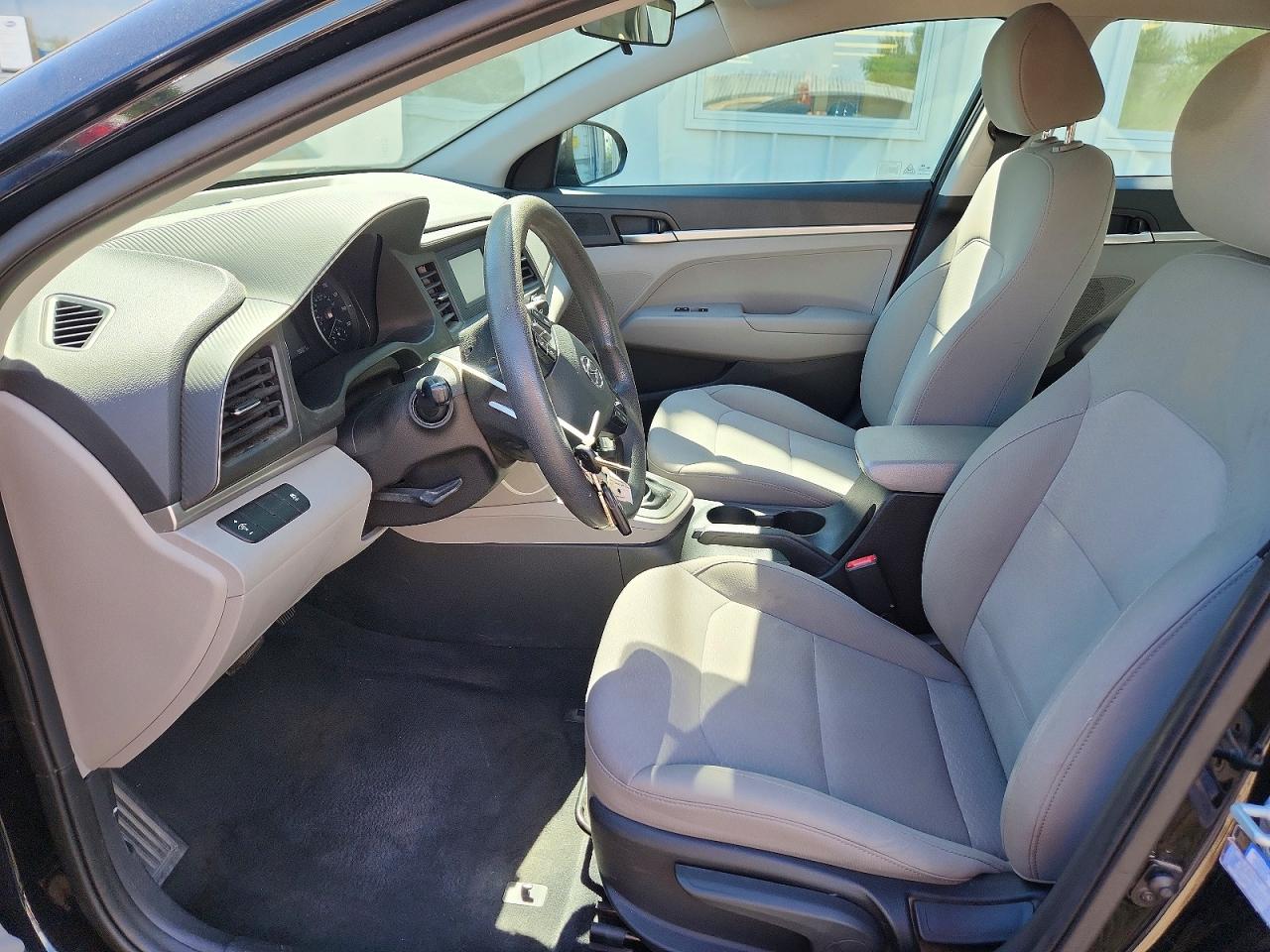 2019 HYUNDAI ELANTRA SE photo 7