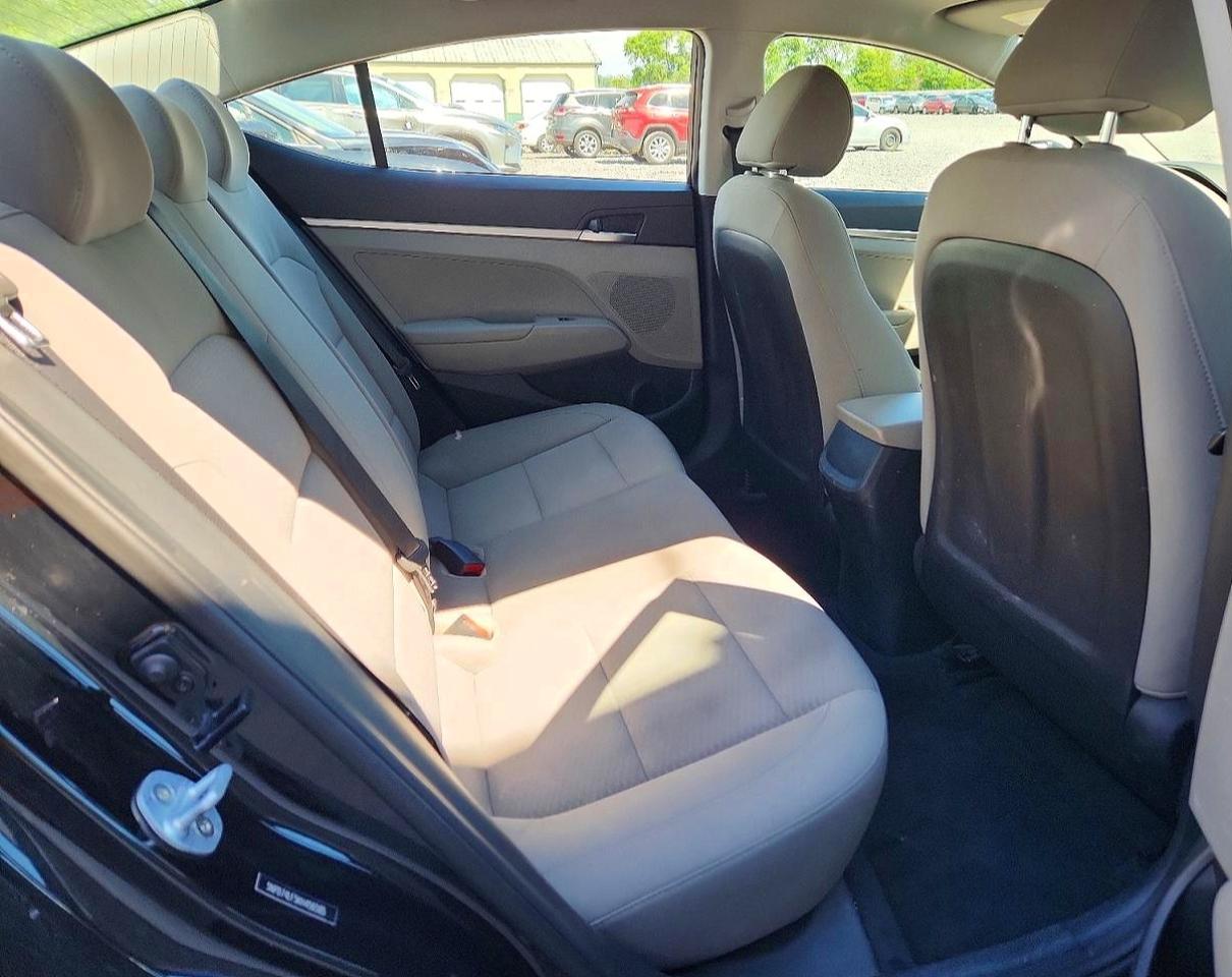 2019 HYUNDAI ELANTRA SE photo 10