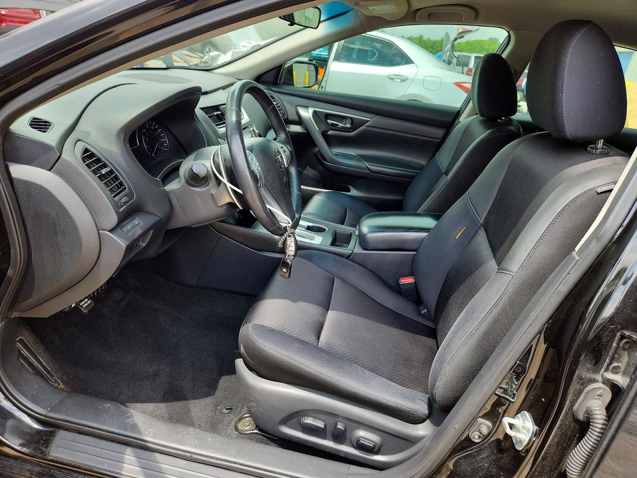 2017 NISSAN ALTIMA 2.5 SR photo 13