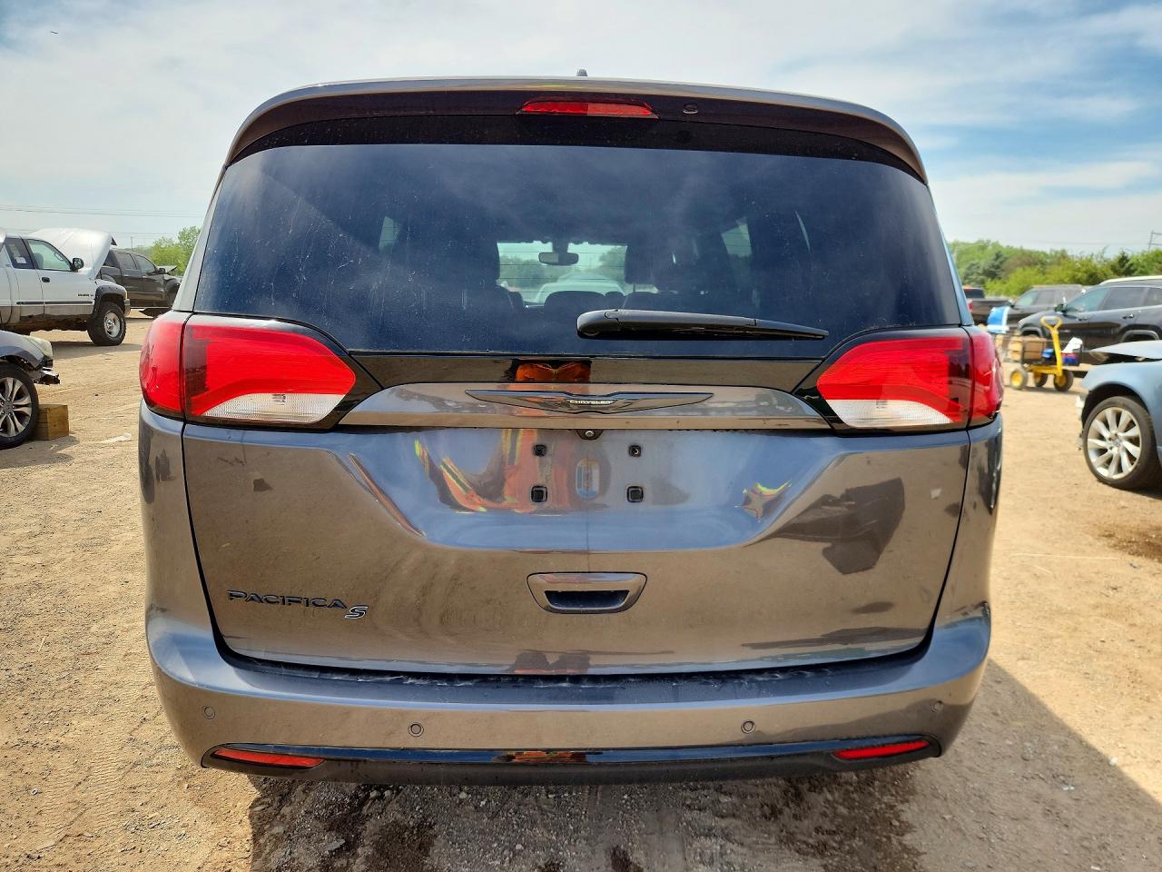 2019 CHRYSLER PACIFICA TOURING L PLUS photo 16