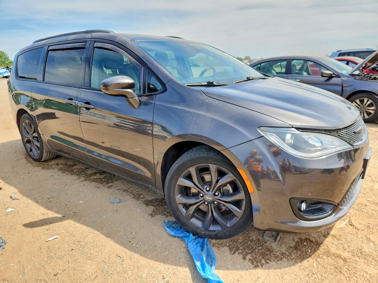 2019 CHRYSLER PACIFICA TOURING L PLUS photo 10