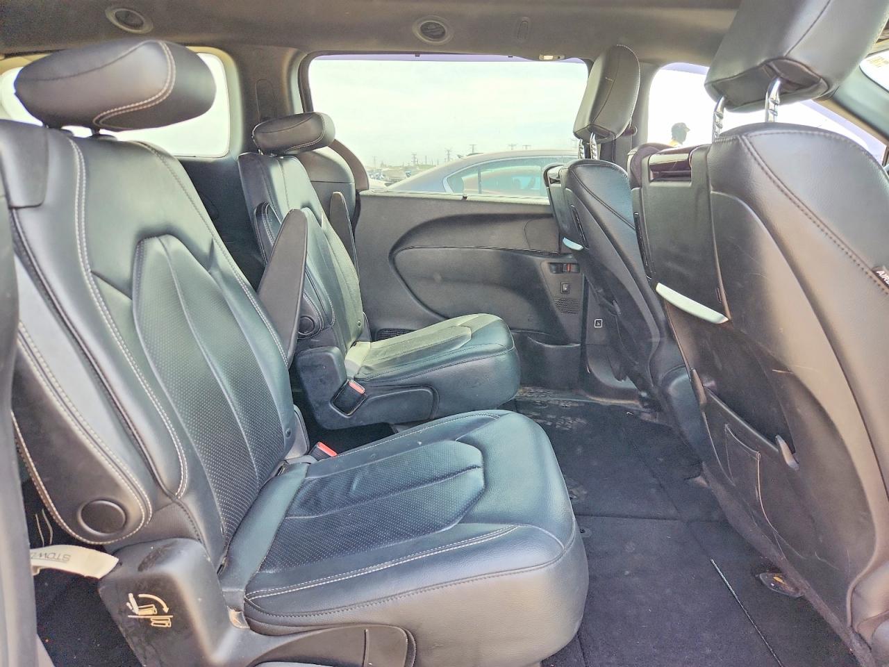 2019 CHRYSLER PACIFICA TOURING L PLUS photo 31